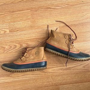 Short Sorel boots